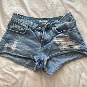 Billabong distressed jean short